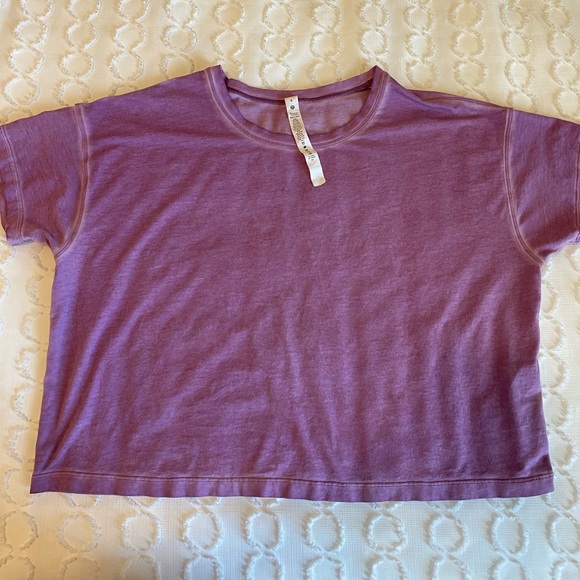 Lululemon Cates Tee Size 8 Purple - Picture 2 of 5